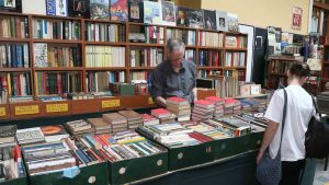 U. Mayor trae de vuelta su Feria del Libro Usado