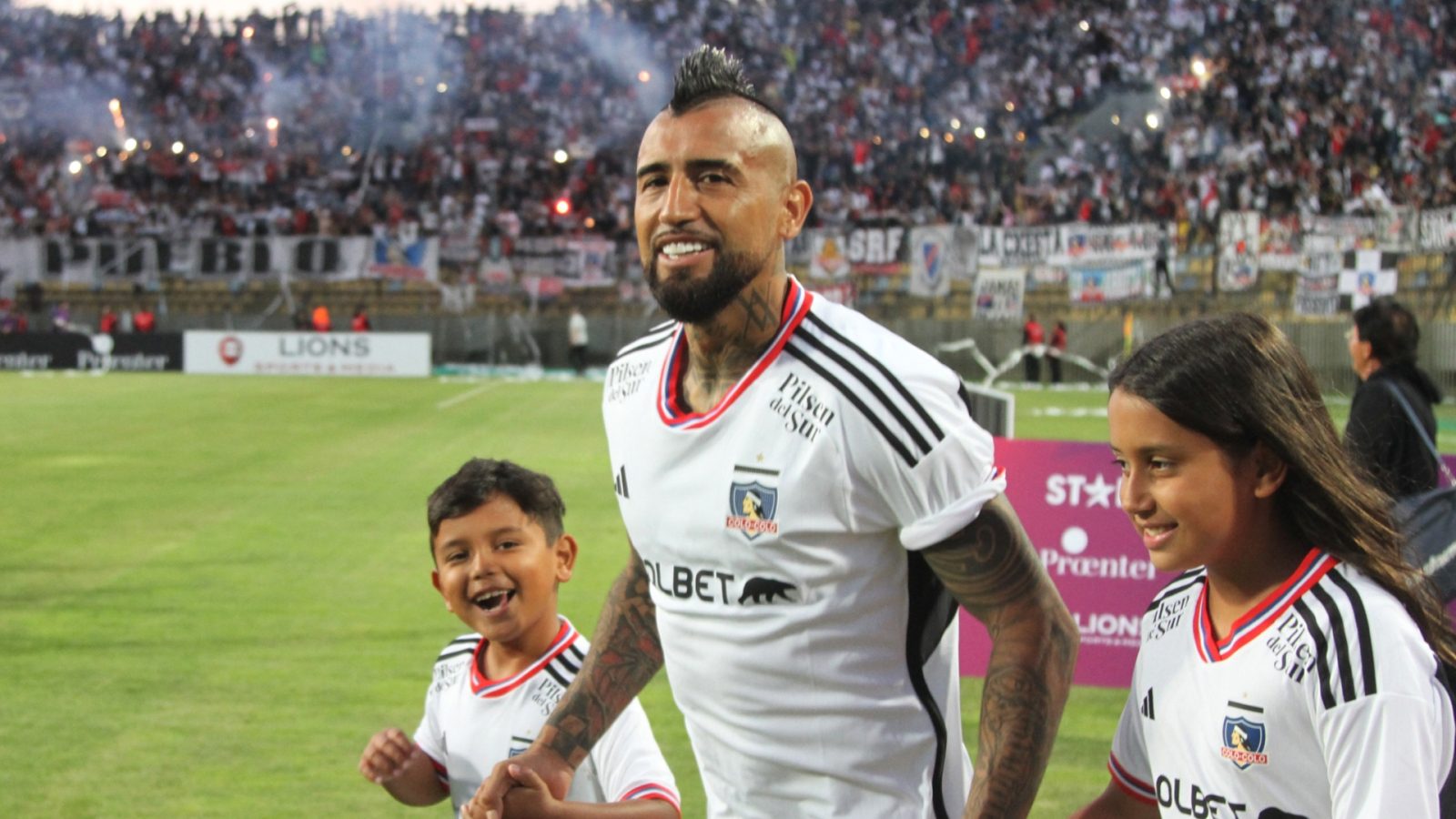 Arturo Vidal presentación Colo Colo Monumental