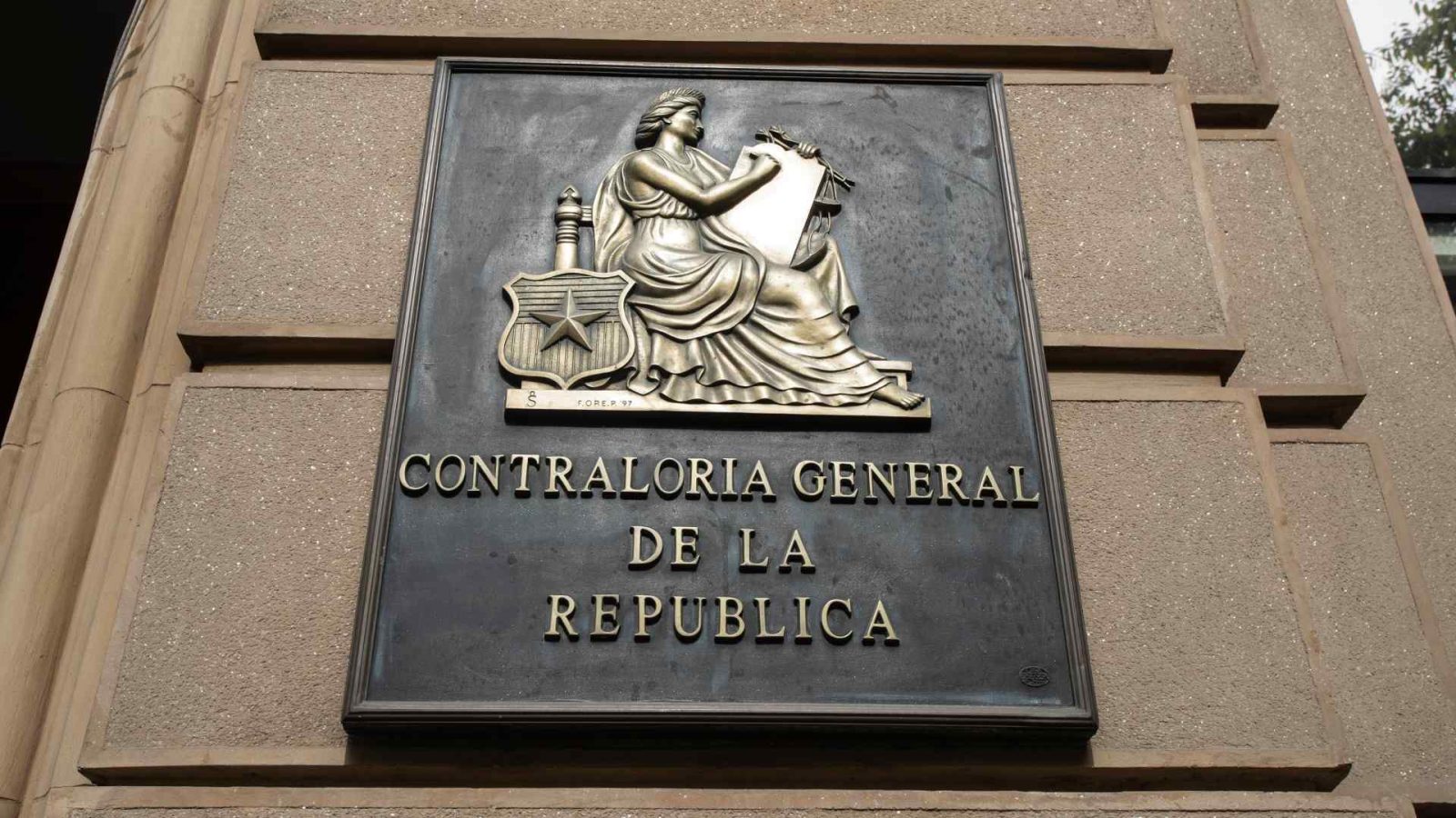 Contraloría Zalaquett comidas