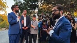 VIDEO - Qué le dijo la monja que sufrió asalto a Gabriel Boric en el Barrio Yungay