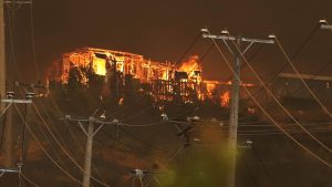 Incendios: DT encuentra a trabajadores en Easy y Jumbo en sus tiendas a pesar de orden de evacuación