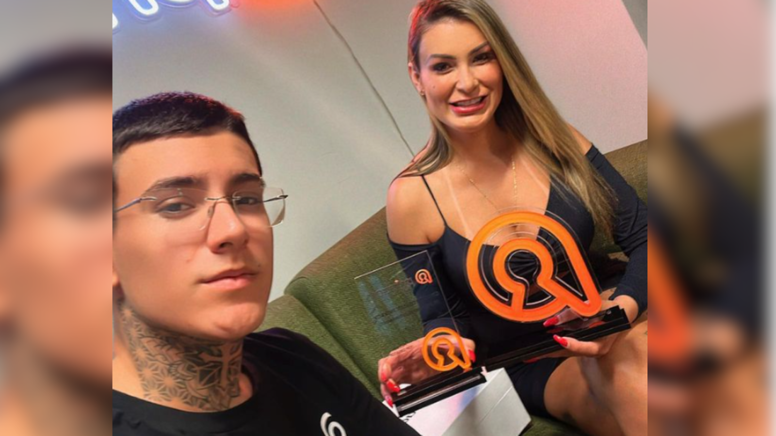 madre hijo OnlyFans trabajan juntos