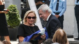 Con tres cañonazos y entrega de bandera culminó el funeral de Estado de Sebastián Piñera