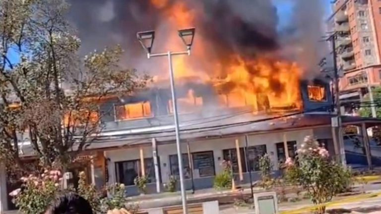 Incendio en Mall Chino de Puerto Varas: tres muertos y un desaparecido
