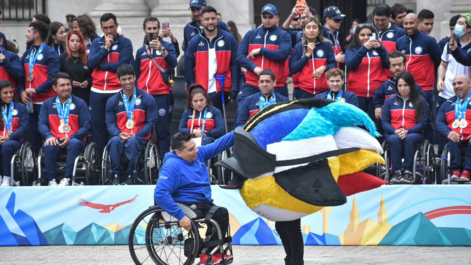 Atletas Paralímpicos reciben beca 100%