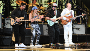 VIDEO - ¿Te lo perdiste? Revive la exitosa presentación de Men at Work en Viña 2024