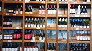 Más de 12 mil licores y vinos de distribuidora El Cielo serán rematados: cuándo es y cómo participar