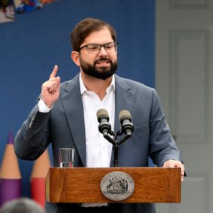 Gabriel Boric defiende reformas de Bachelet