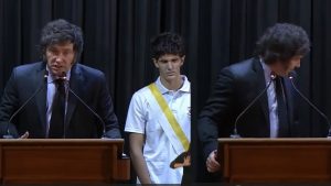 VIDEO - Estudiante se desmayó durante discurso de Javier Milei en colegio argentino
