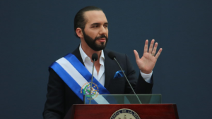 Bukele se suma a Milei: prohíbe la perspectiva de género en El Salvador