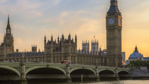 ¿Por qué los ingleses conducen por el lado izquierdo?