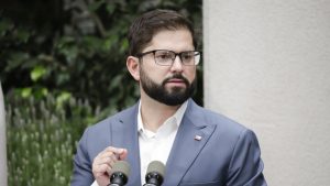 La reacción del presidente Gabriel Boric ante fuerte estruendo en el Barrio Yungay