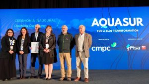 Proyecto Yelcho: Alianza público-privada busca acelerar implementación de vacunas y disminuir uso de antibióticos en salmones