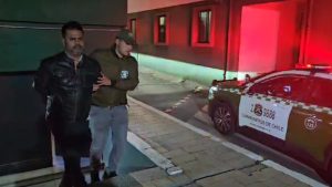VIDEO - Los antecedentes del sujeto detenido por la brutal agresión a su ex pareja en Las Condes