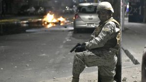 Encuesta Criteria: 76% cree que militares en la calle intimidarían a vándalos y reduciría el desorden social