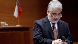 Por qué el abogado Mario Vargas solicitó que la Fiscalía no entregue sus chats con Luis Hermosilla al CDE