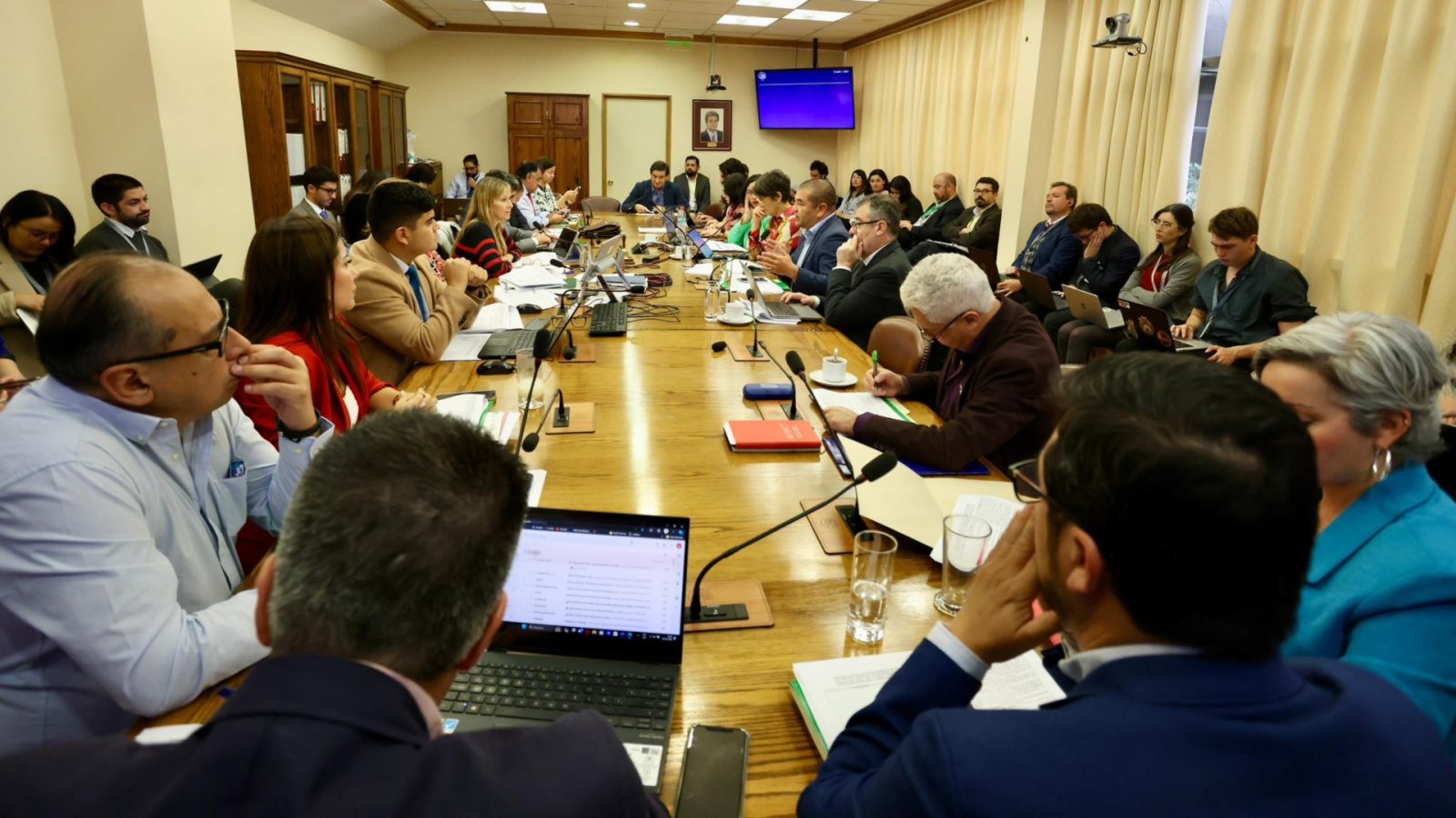 comisión de salud despachó ley corta de isapres