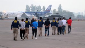 Expulsión de extranjeros y extradición desde Venezuela: el engorroso proceso para deportar y solicitar la captura de criminales