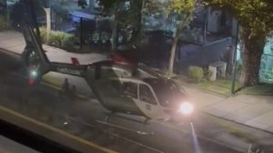 VIDEO - Helicóptero de Carabineros aterriza en plena calle de Providencia
