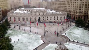 Pronostican nieve en Santiago: estas son las comunas donde podría caer