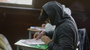 Cómo acceder al preuniversitario online que ofrece ensayos gratuitos para la PAES