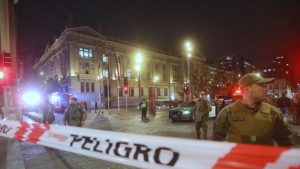 VIDEO - Incendio afecta al Palacio de Justicia en centro de Santiago