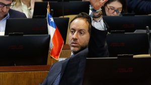 Cristóbal Urruticoechea devuelve $7 millones por gastos de su ex pareja en combustible con cargo al Congreso