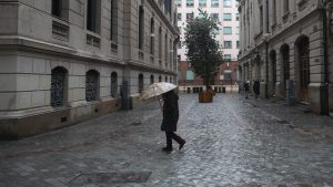 Tres días de lluvia en Santiago: todo lo que tienes que saber del sistema frontal que se aproxima
