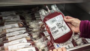 El escándalo por sangre contaminada en Reino Unido: miles de muertos y cómo se intentó encubrir el contagio con VIH y hepatitis