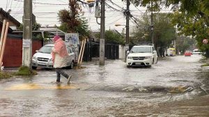 Anuncian sistema frontal en Santiago: revisa cuándo regresan las lluvias a la RM