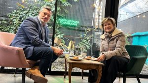 El café en que se selló el respaldo de Evelyn Matthei a Sebastián Sichel para la candidatura por Ñuñoa