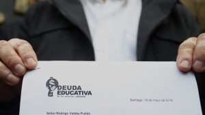 Cadem: solo un 25% cree que es prioritario condonar el CAE