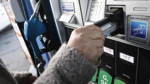 Ahorra hasta $200 por litro: los descuentos en bencina vigentes durante junio