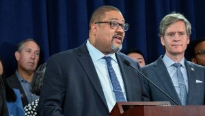 Quién es Alvin Bragg, el primer fiscal afroamericano de Nueva York que logró la condena contra Trump