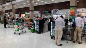 Revisa el horario de los supermercados y centros comerciales durante las Elecciones Primarias 2024
