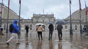 ¿A qué hora empieza a llover en Santiago?