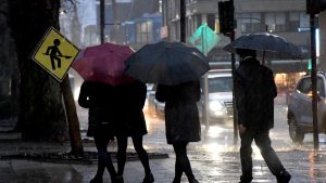 Más de 76 mil hogares sin luz: Región Metropolitana, Valparaíso y Biobío son las más afectadas