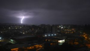 En qué regiones se pronostican tormentas eléctricas para jueves y viernes