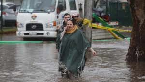 Sistema frontal: ¿Cuándo dejará de llover en Santiago y en las regiones de la zona centro sur?