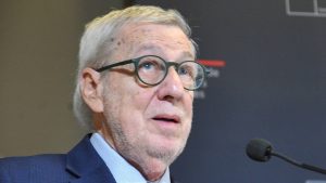 Cruce de declaraciones entre La Moneda y Argentina por construcción militar en la Patagonia chilena