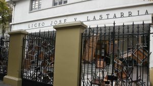 Liceo Lastarria: alumno rocía con bencina a director del establecimiento