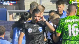 VIDEO - Juez de línea de Canadá - Perú se desmaya ante las altas temperaturas en Copa América