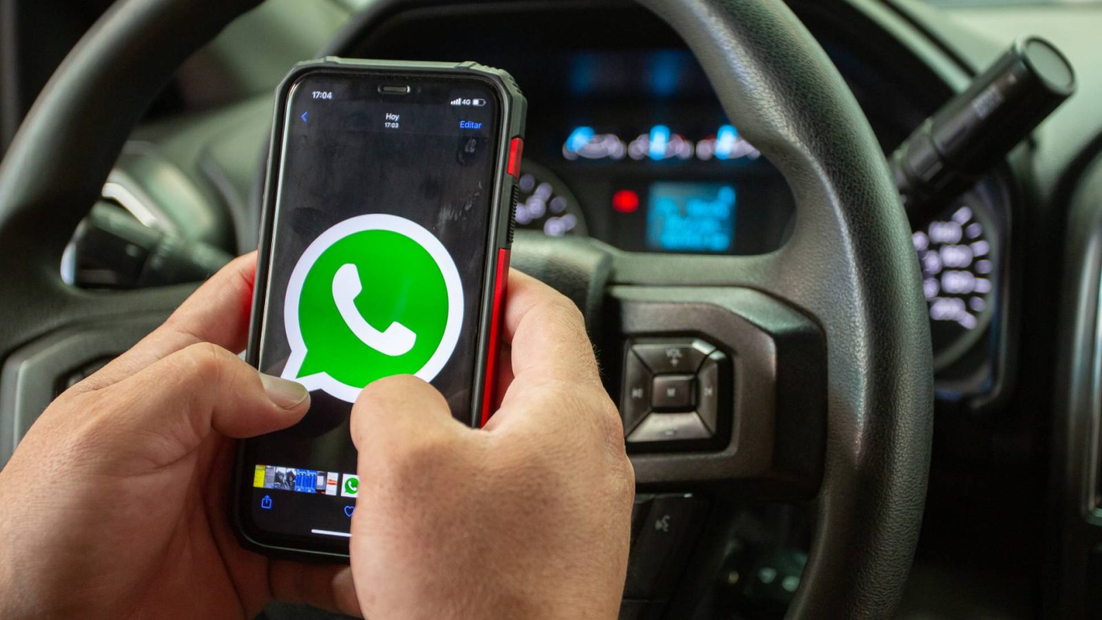 WhatsApp estafa Spotify