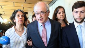 Suprema libera a oncólogo Manuel Alvarez a la espera de revisar su condena por abuso sexual