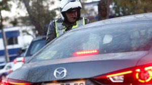 Multas caen 12%: entregan evaluación de cumplimiento de restricción vehicular en Santiago