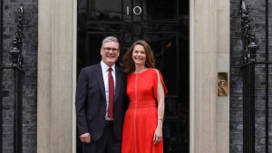 Abogado de derechos humanos e inspirador de Mister Darcy: quién es Keir Starmer, el nuevo primer ministro de Reino Unido