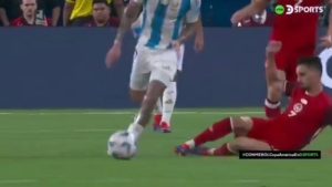 VIDEO - Piero Maza, genio y figura: amonestó a jugador de Canadá por 