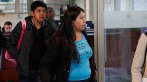 Fisco deberá indemnizar con $100 millones a Lorenza Cayuhan por dar a luz engrillada