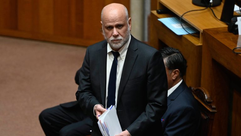 Recriminaciones y cambios de última hora: lo que dejó la presentación del veto presidencial para reponer la votación en dos días