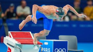 París 2024: Eduardo Cisternas logra nuevo récord nacional en 400 metros libres